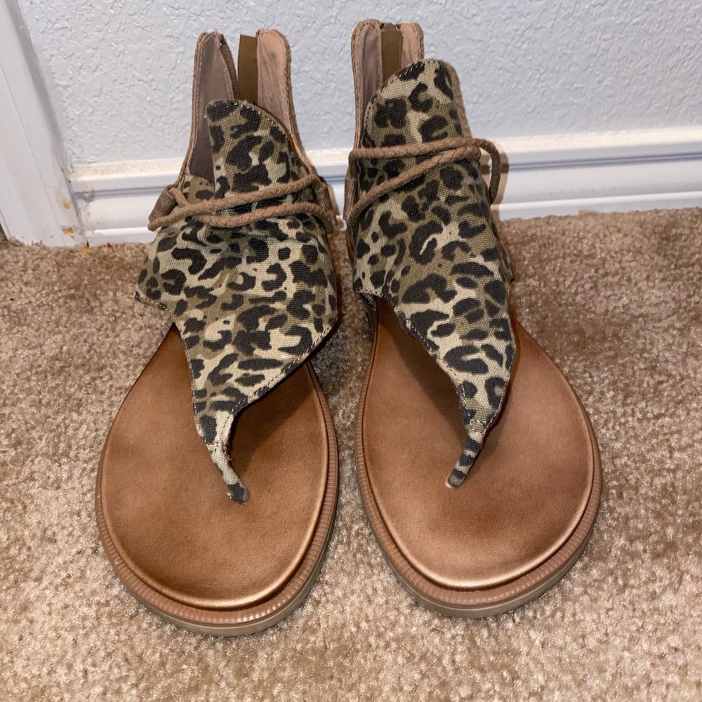 Very G Leopard Sandals